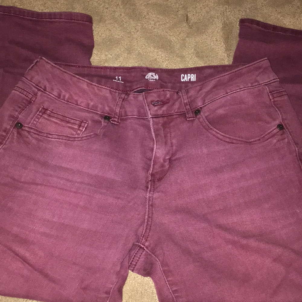 Juniors S.O. Capri Jeans